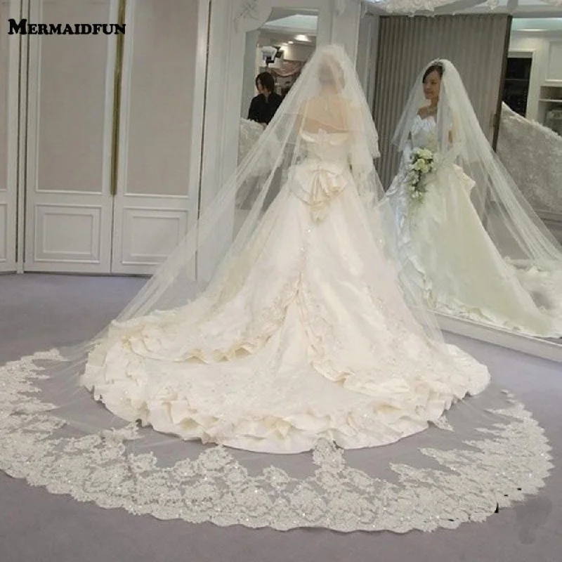 2019 Real Photos High Quality 2 Tiers Blusher Cover Face Cathedral Shining Sequined Lace Wedding Veil with Comb New Bridal Veil