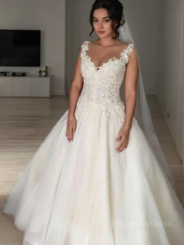 Ball Gown V-neck Court Train Tulle Wedding Dresses With Appliques Lace